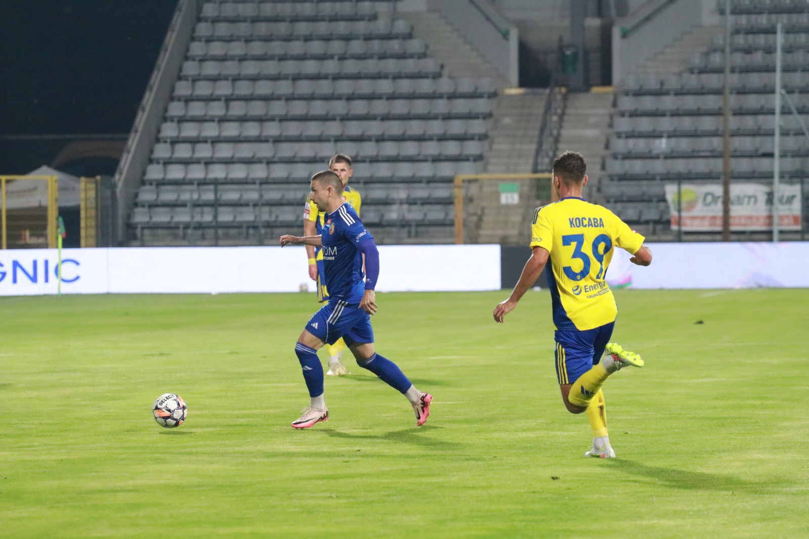 Legniczanie przegrali na własnym boisku z Arką Gdynia