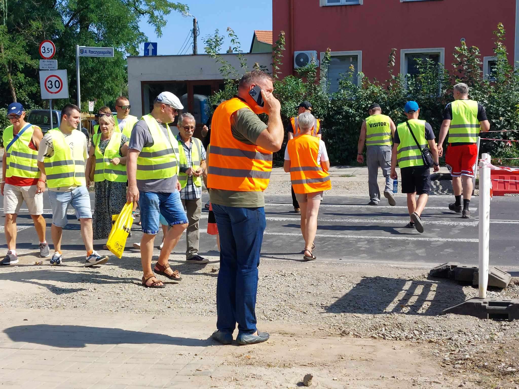 Protestowali przeciwko likwidacji  wjazdu na podwórze