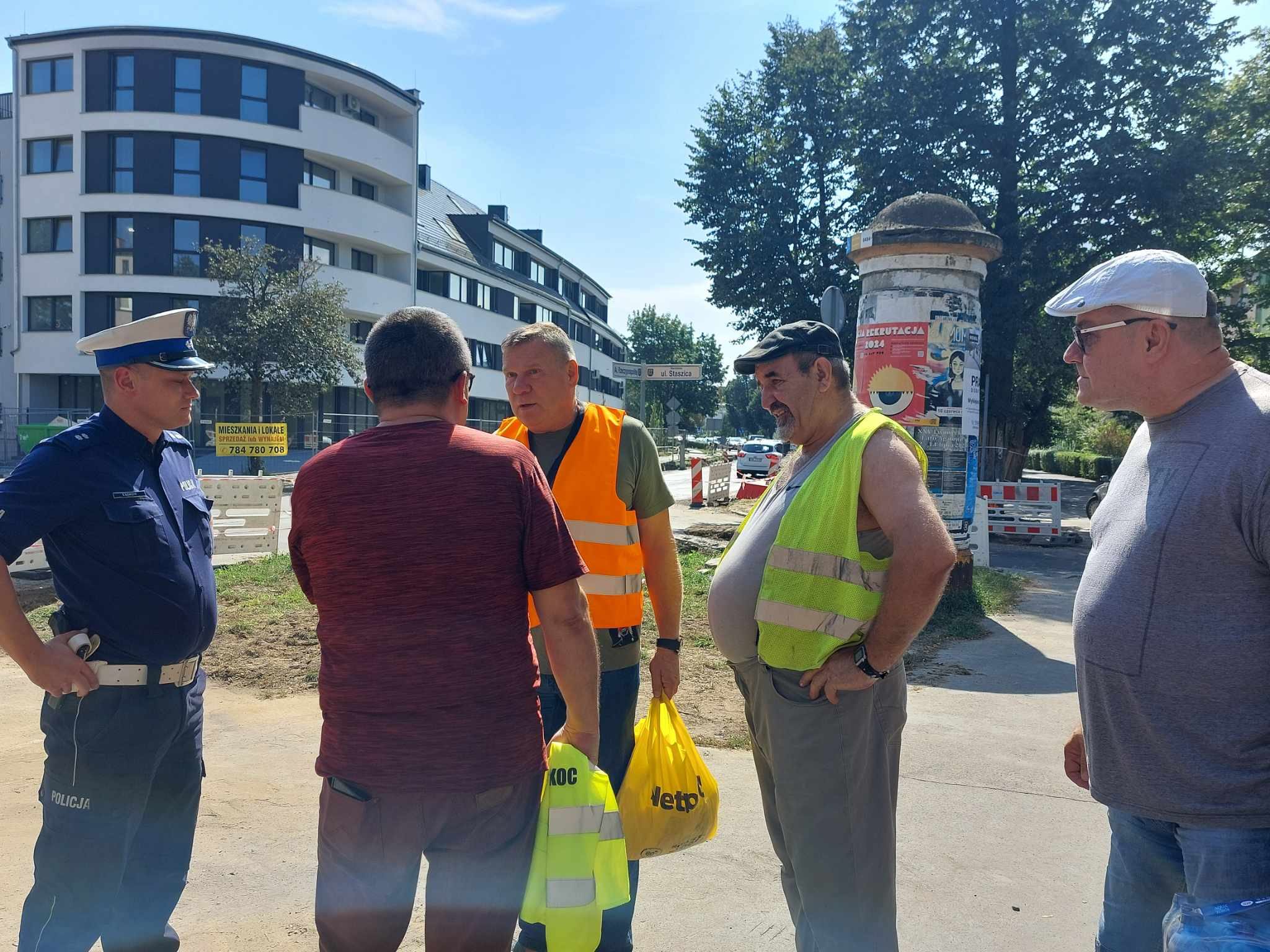 Protestowali przeciwko likwidacji  wjazdu na podwórze