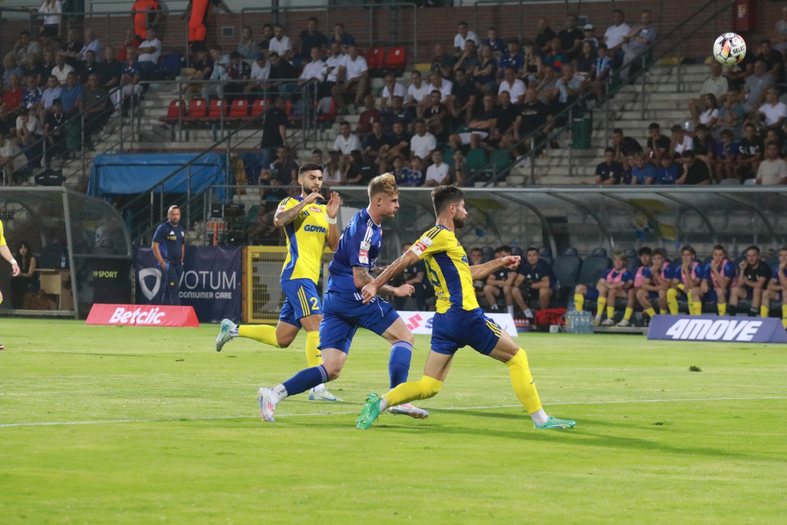 Legniczanie przegrali na własnym boisku z Arką Gdynia