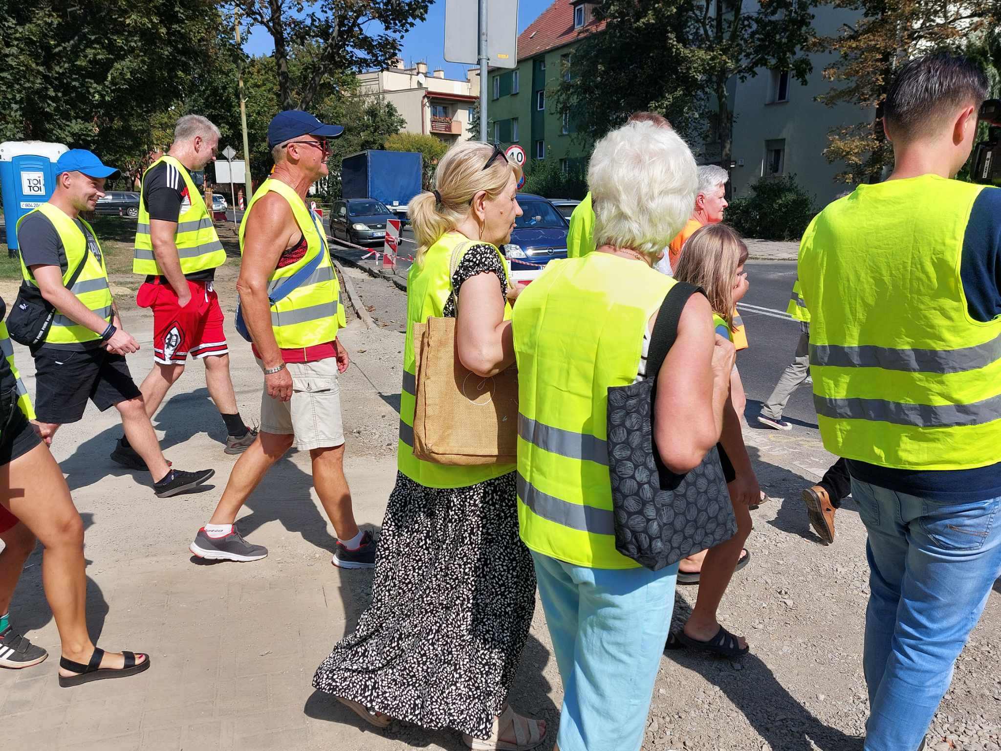 Protestowali przeciwko likwidacji  wjazdu na podwórze