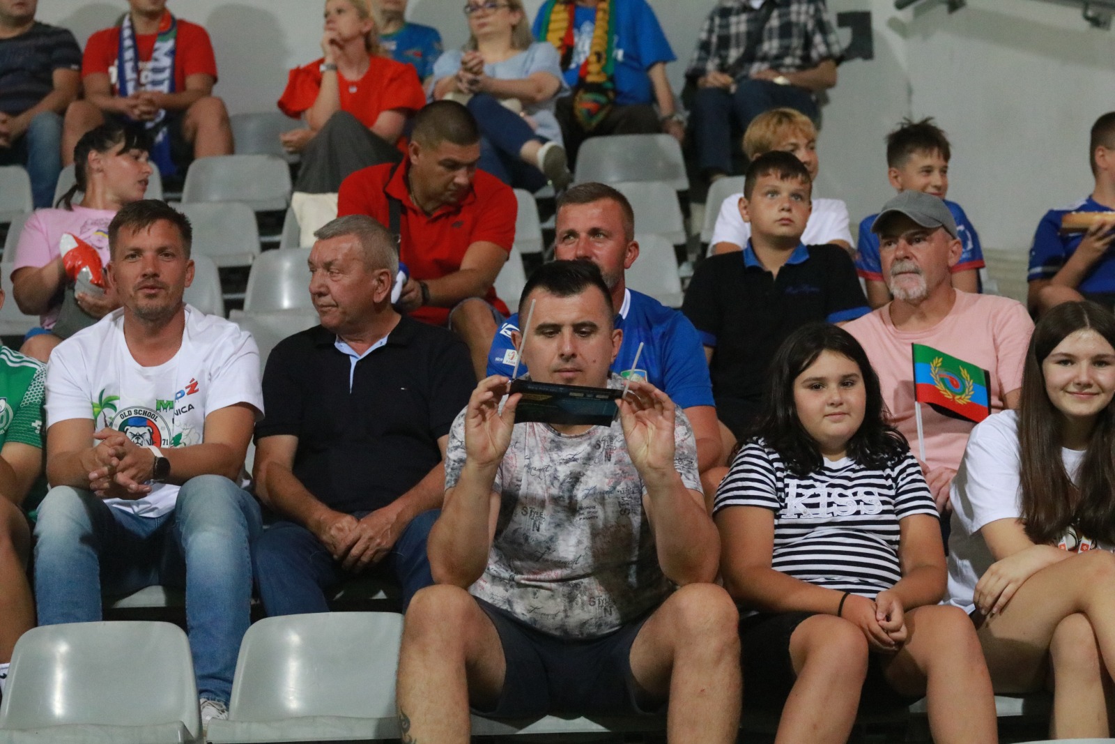 Blisko pięć tysięcy kibiców dopingowało piłkarzy Miedzi