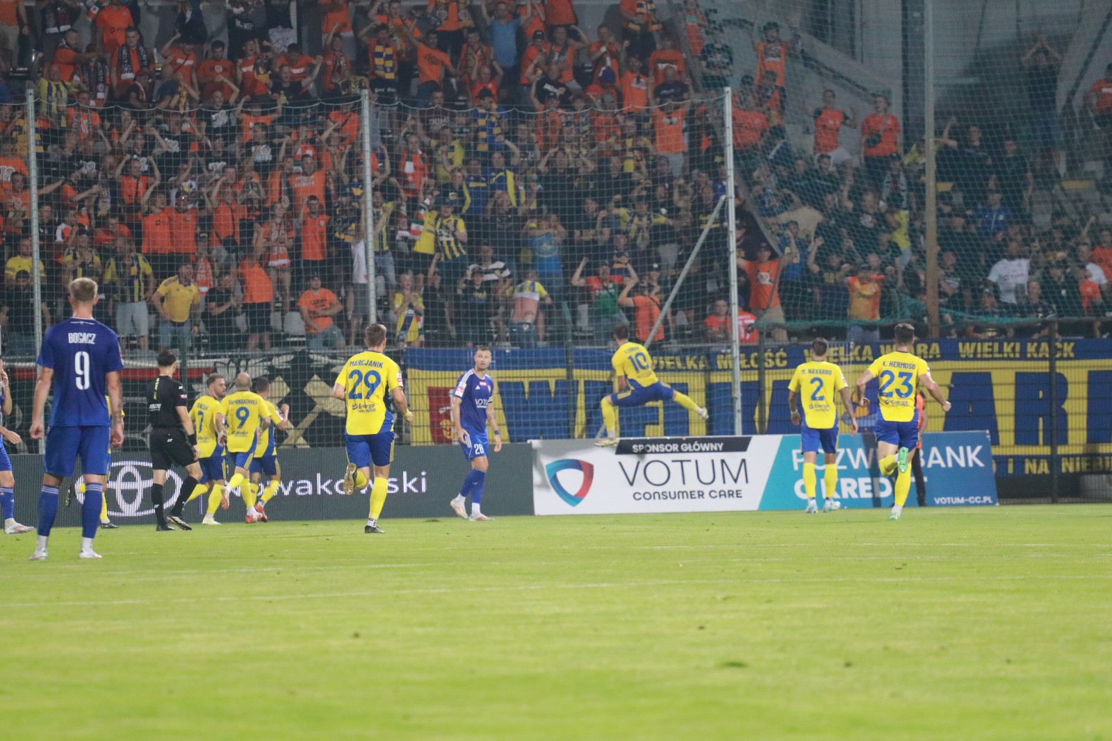 Legniczanie przegrali na własnym boisku z Arką Gdynia