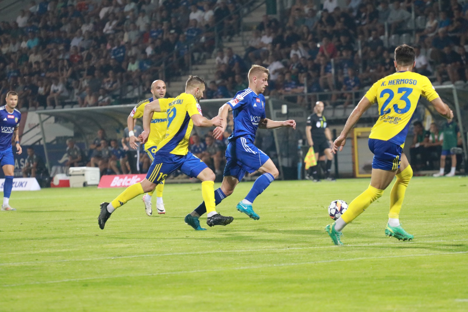 Legniczanie przegrali na własnym boisku z Arką Gdynia