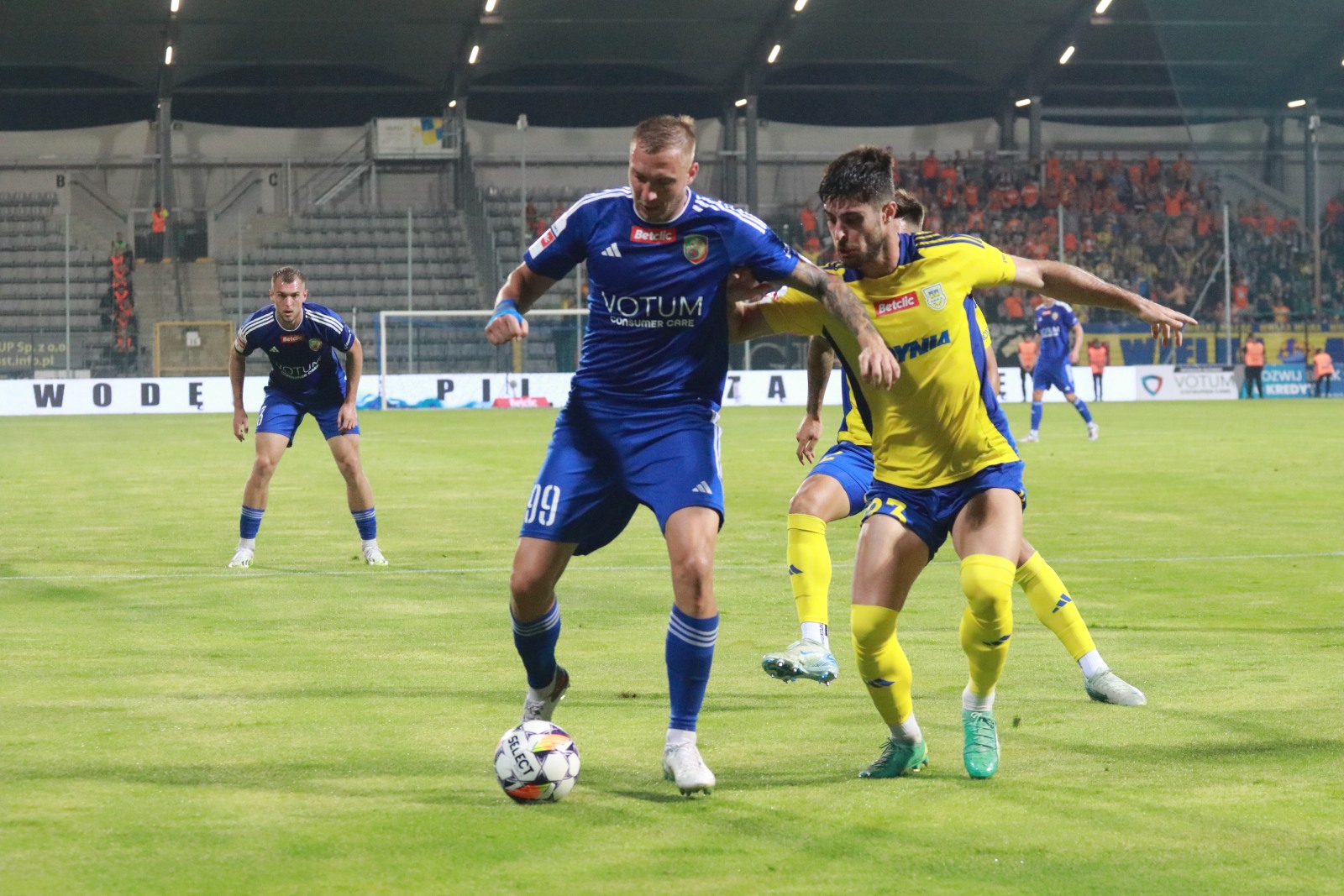 Legniczanie przegrali na własnym boisku z Arką Gdynia