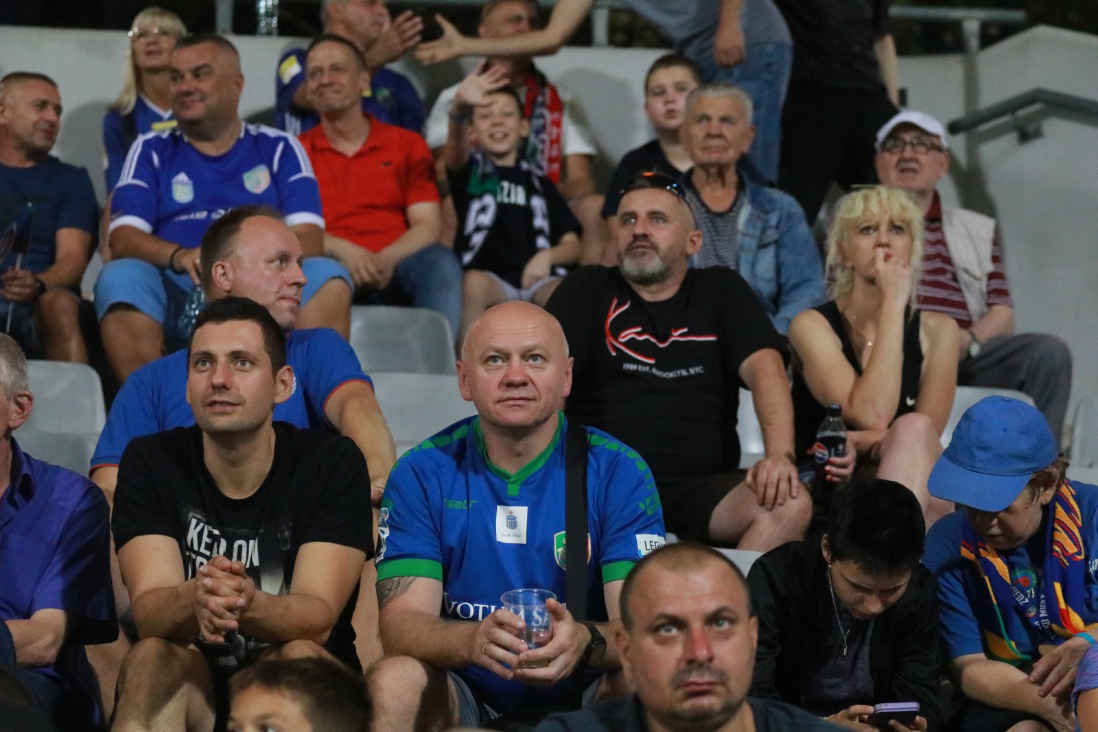 Blisko pięć tysięcy kibiców dopingowało piłkarzy Miedzi