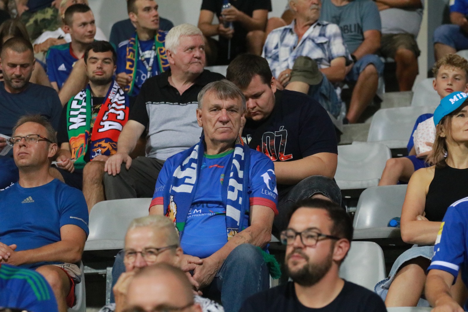 Blisko pięć tysięcy kibiców dopingowało piłkarzy Miedzi