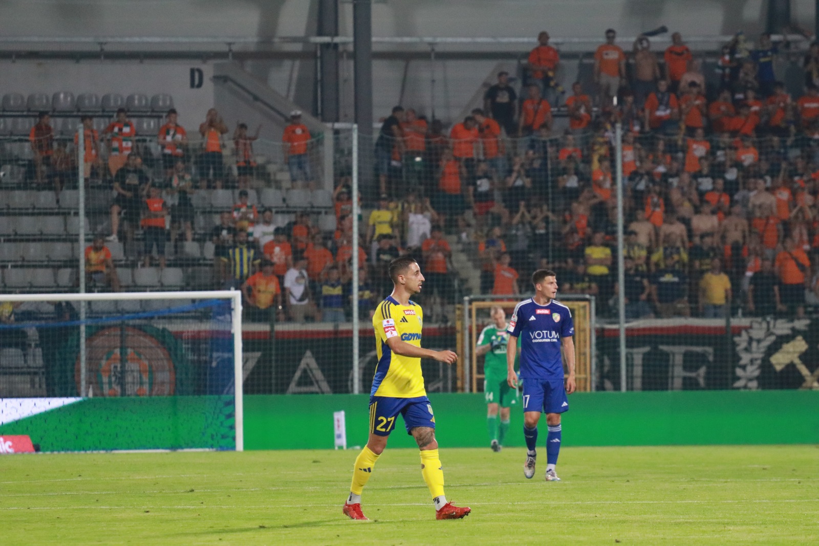 Legniczanie przegrali na własnym boisku z Arką Gdynia