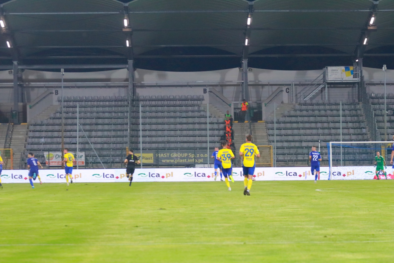 Legniczanie przegrali na własnym boisku z Arką Gdynia