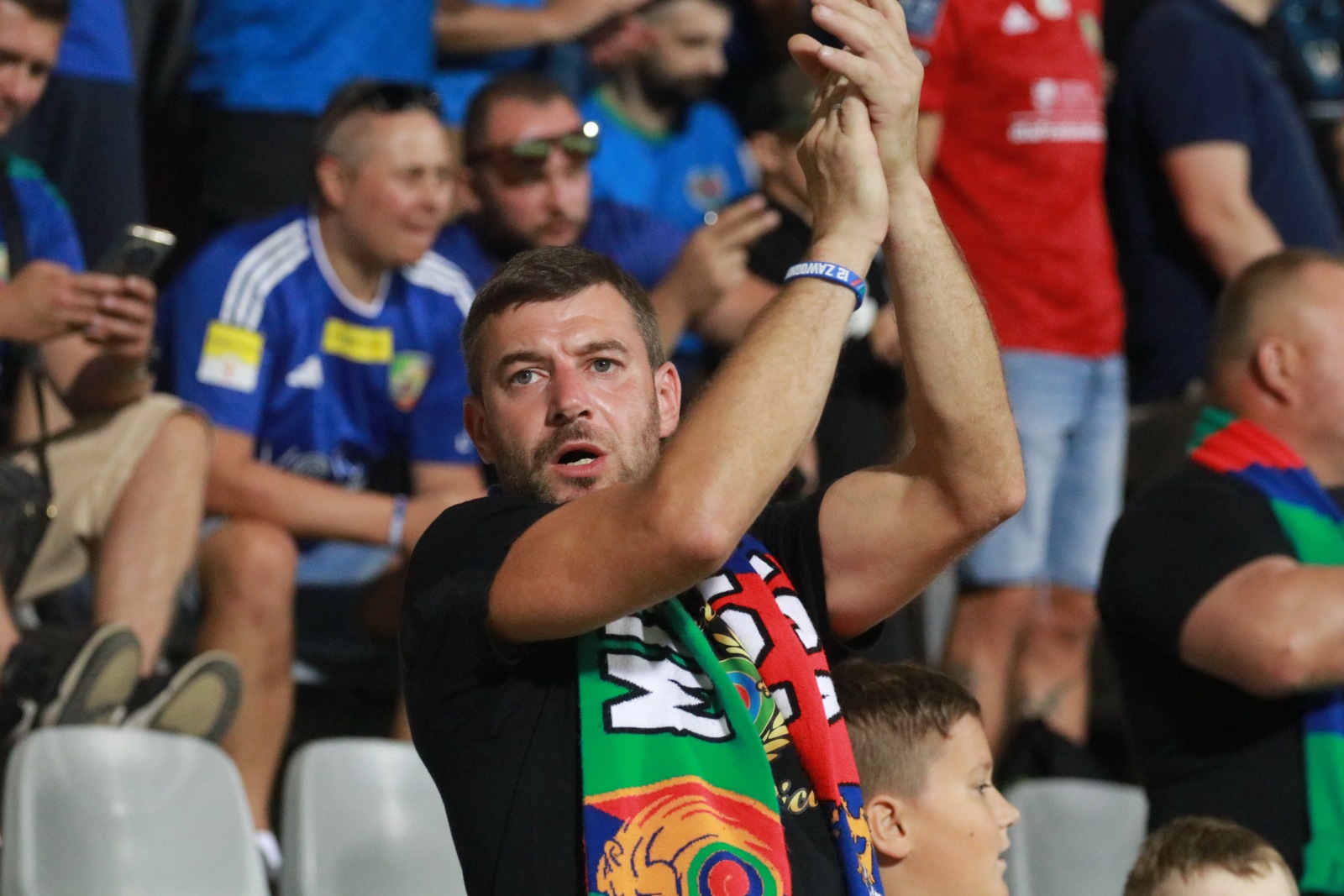 Blisko pięć tysięcy kibiców dopingowało piłkarzy Miedzi