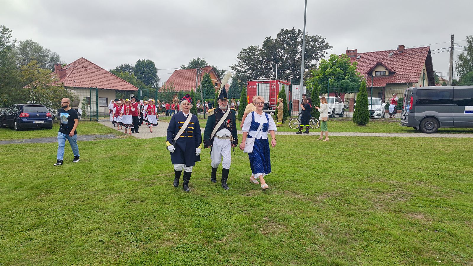 Otwarcie dożynek w Krotoszycach: prezentacja wieńców