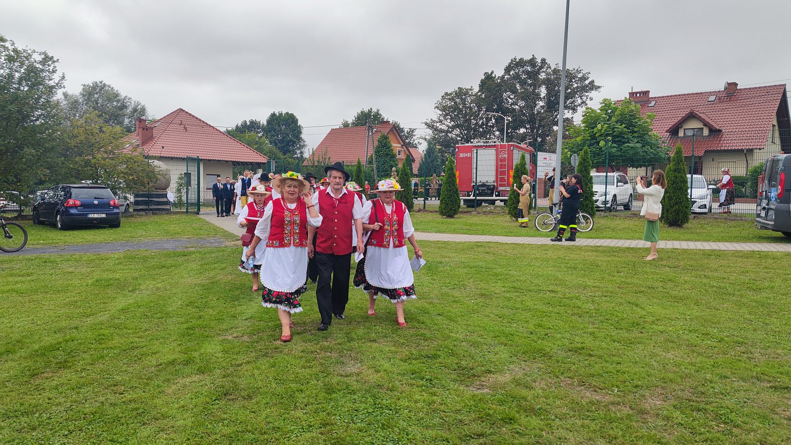 Otwarcie dożynek w Krotoszycach: prezentacja wieńców