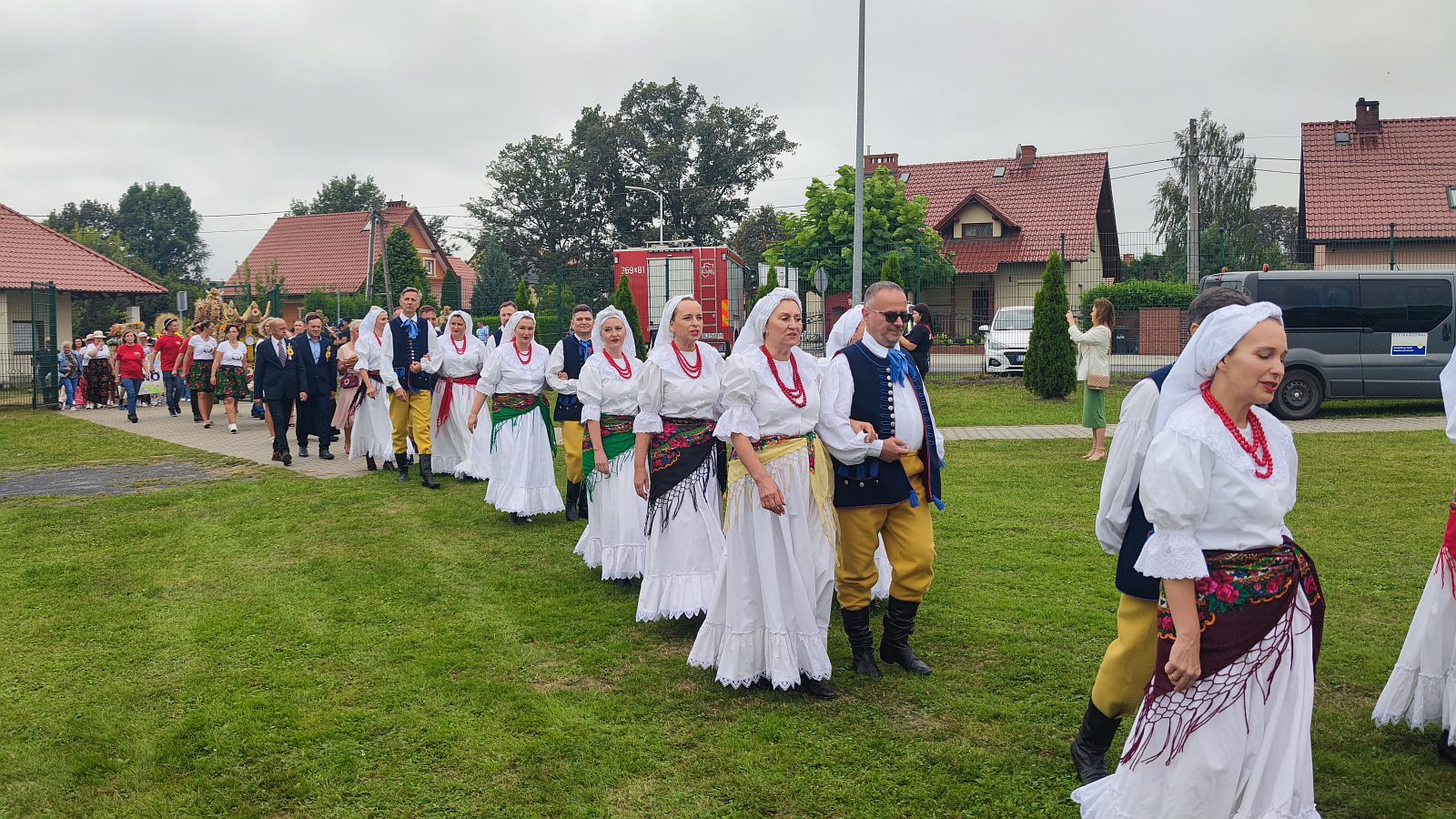 Otwarcie dożynek w Krotoszycach: prezentacja wieńców