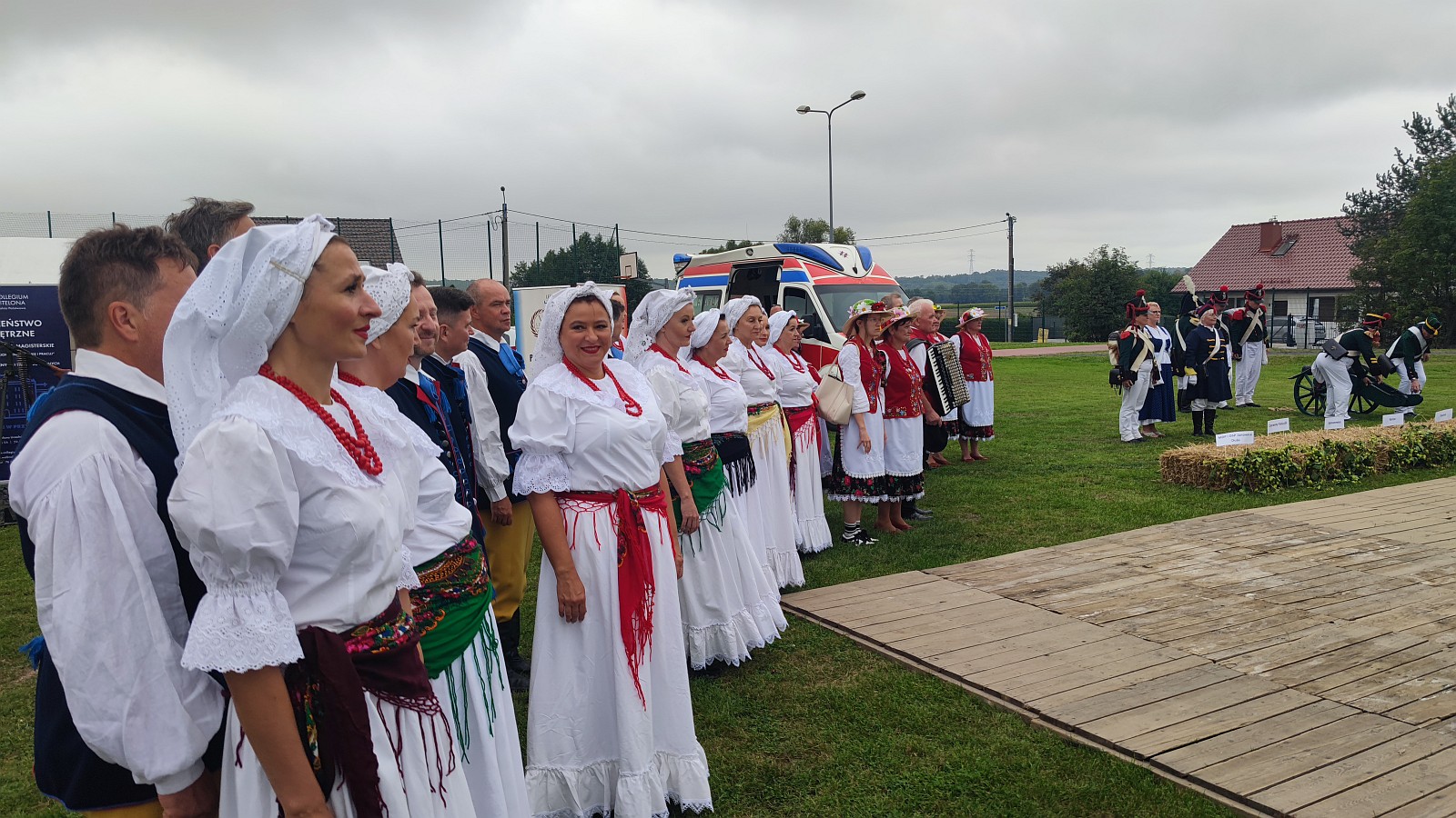 Otwarcie dożynek w Krotoszycach: prezentacja wieńców