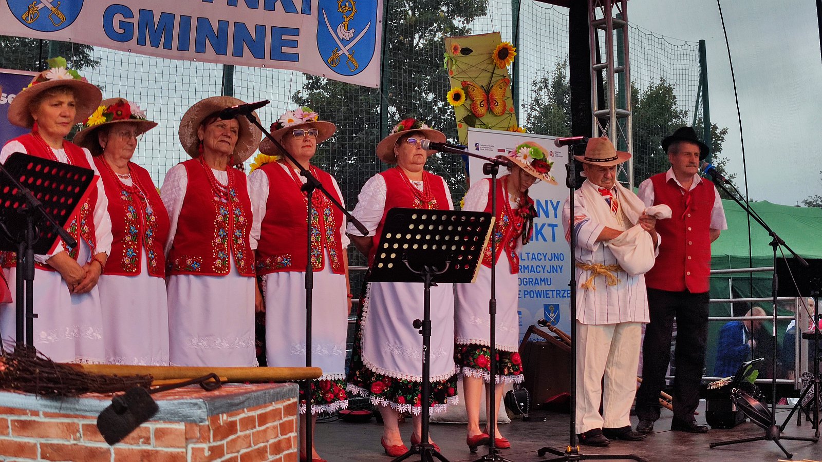 Otwarcie dożynek w Krotoszycach: prezentacja wieńców