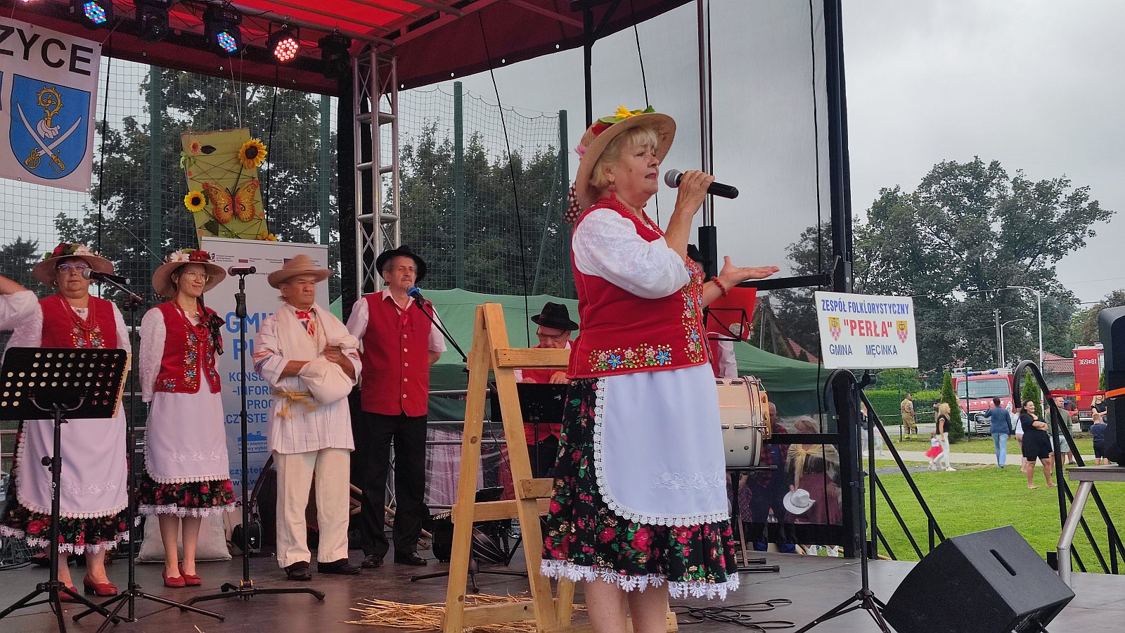Otwarcie dożynek w Krotoszycach: prezentacja wieńców