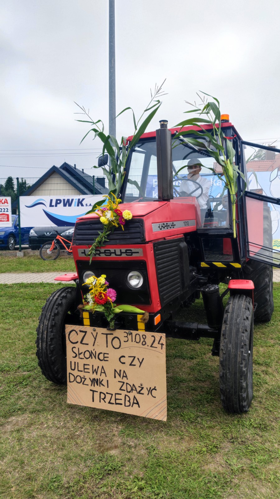 Otwarcie dożynek w Krotoszycach: prezentacja wieńców