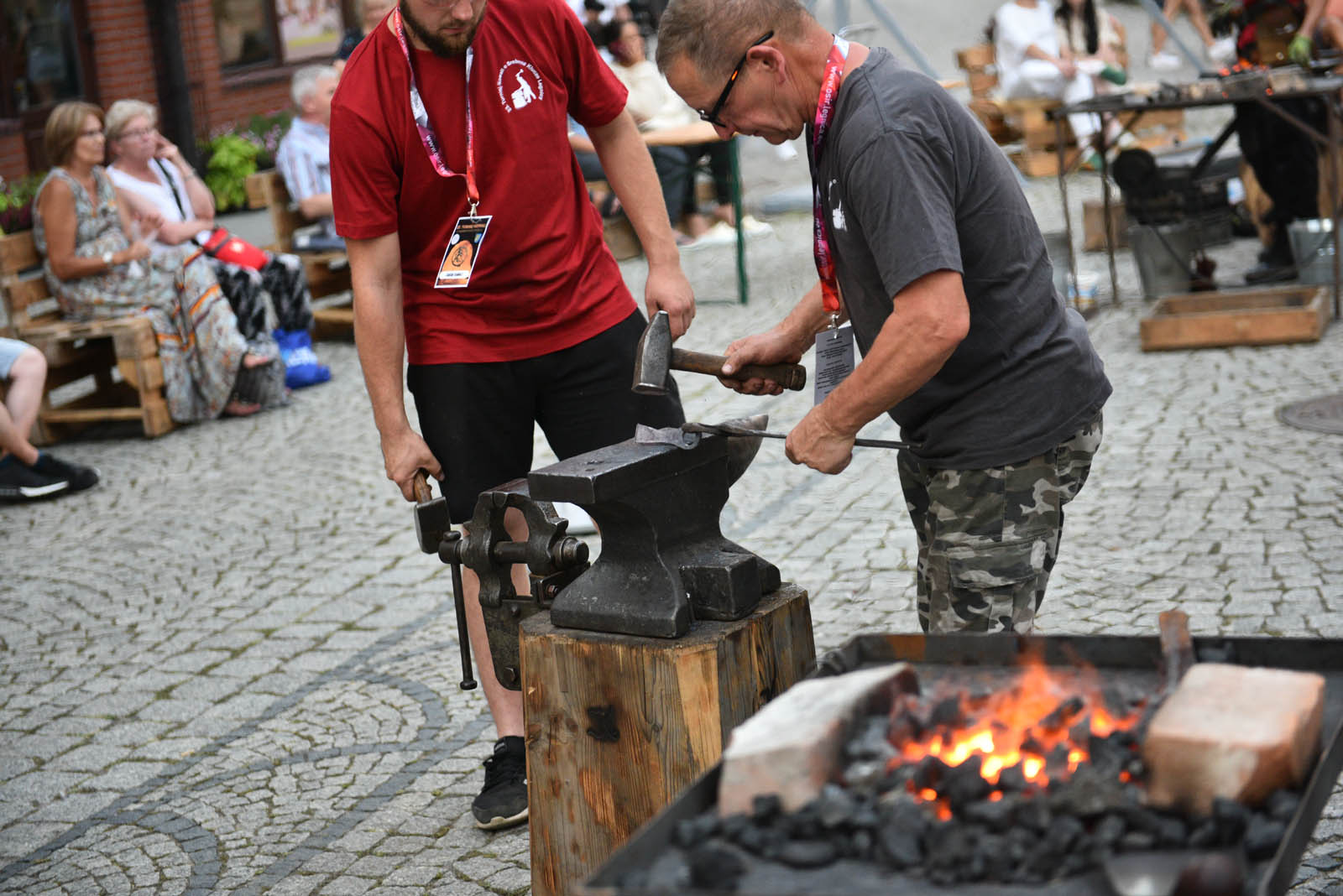 W piątek zaczęło się wielkie kucie, w sobotę ciąg dalszy