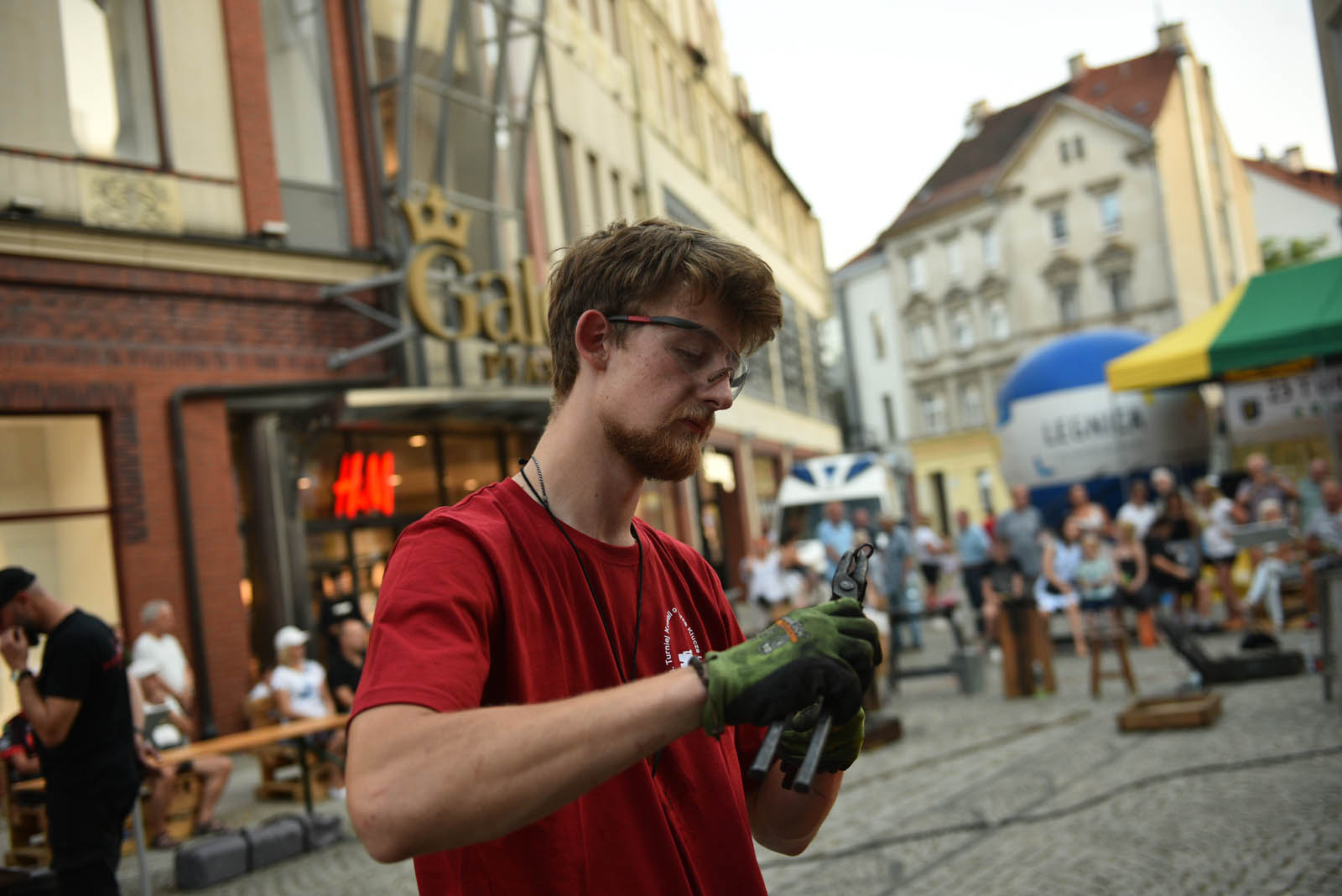 W piątek zaczęło się wielkie kucie, w sobotę ciąg dalszy