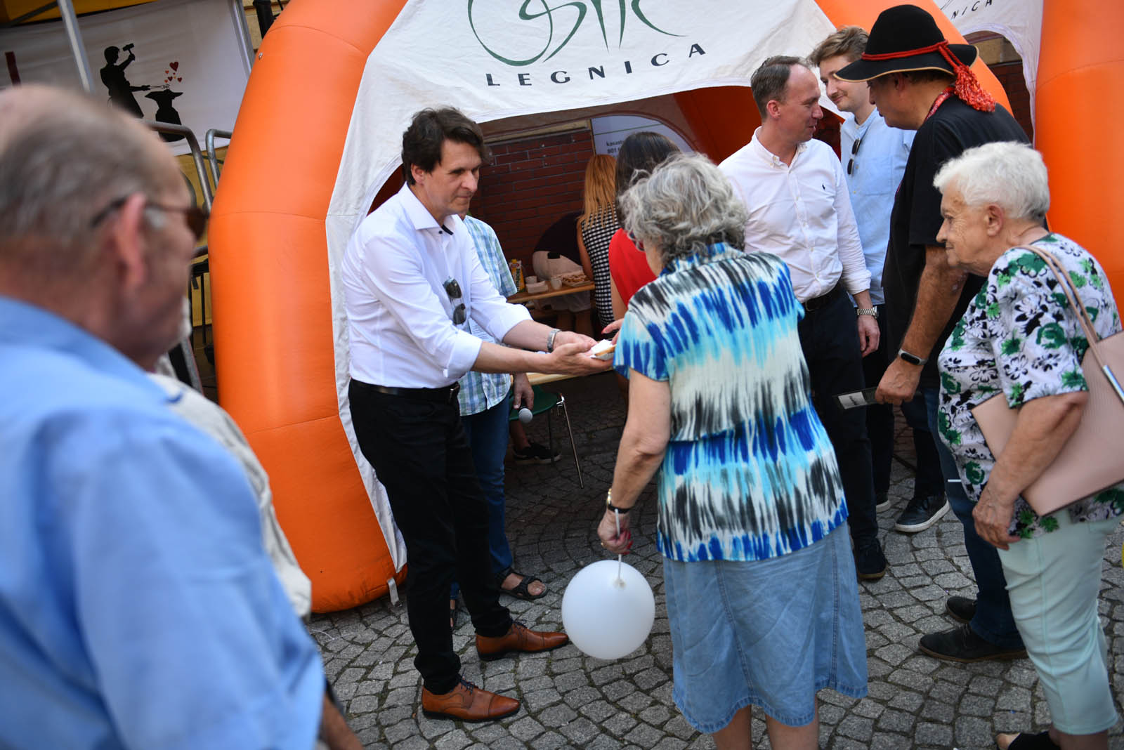 Kowale w drugim dniu turnieju wykuwali piękne kwiaty