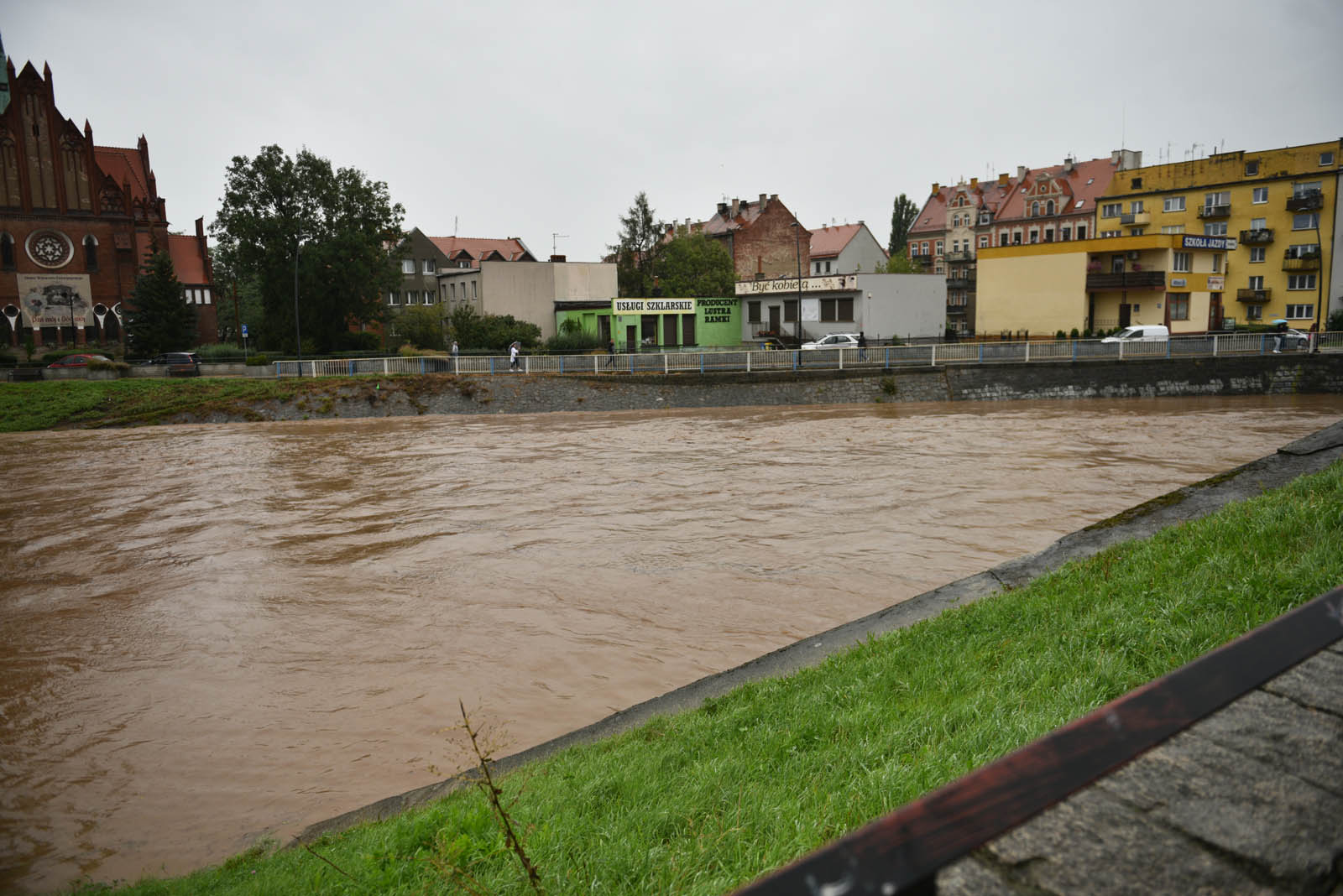 Poziom Kaczawy nadal rośnie. Zobacz najnowsze zdjęcia