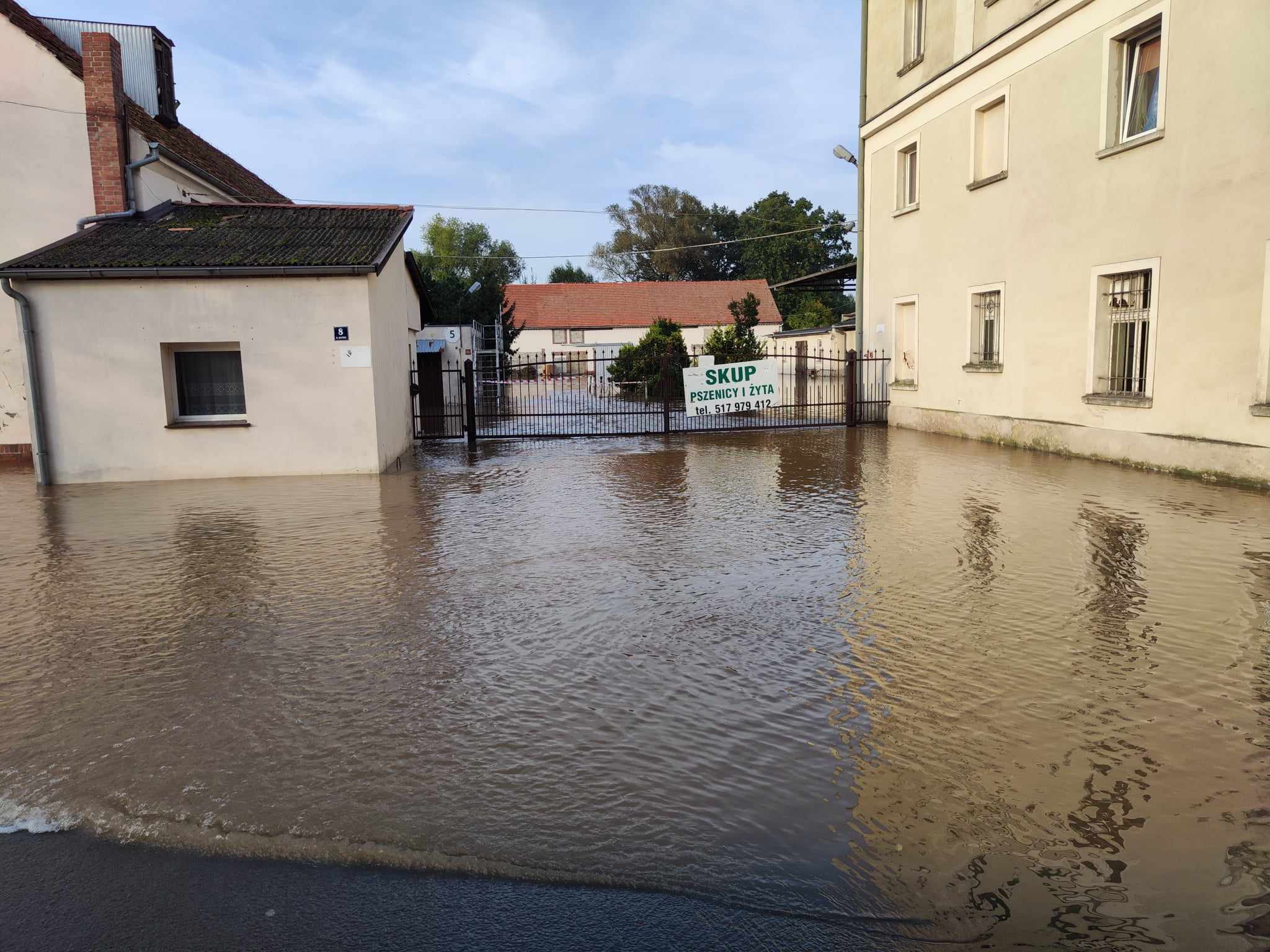 W Spalonej wszystkie ręce na pokład w walce z żywiołem