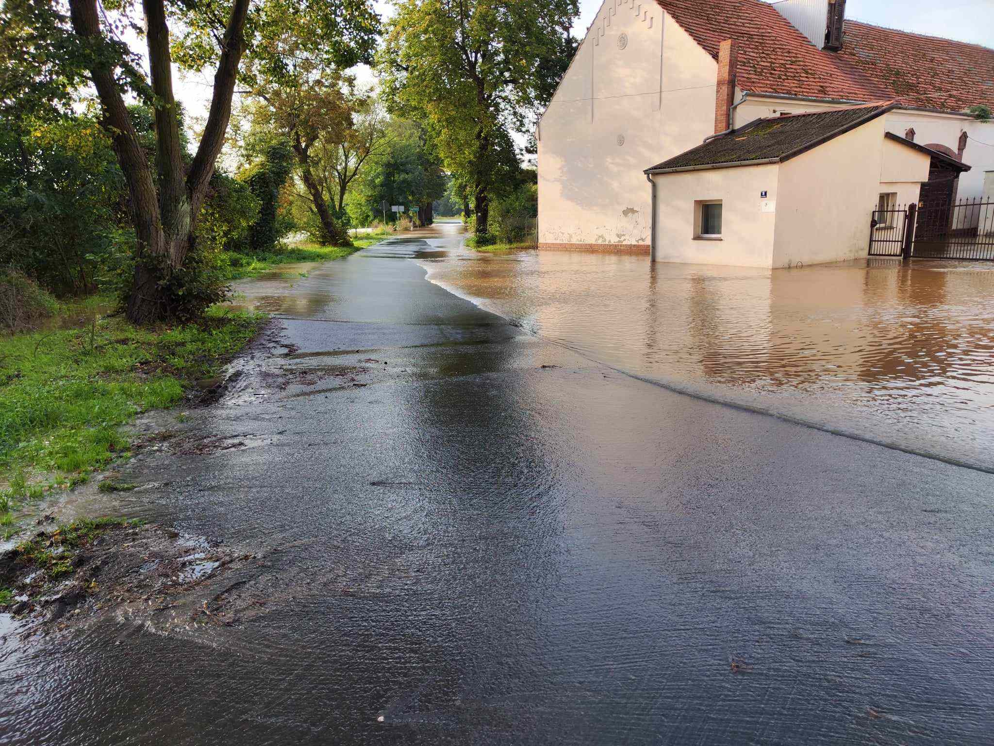 W Spalonej wszystkie ręce na pokład w walce z żywiołem