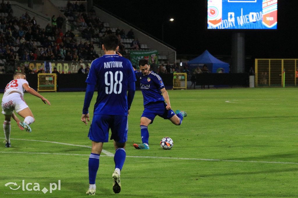 Miedź Legnica wygrywa z Rakowem Częstochowa