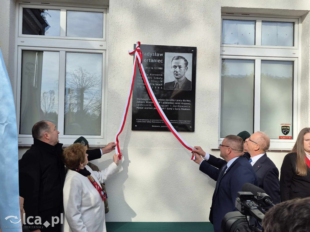 Odsłonięcie tablicy pamięci Władysława Obertańca