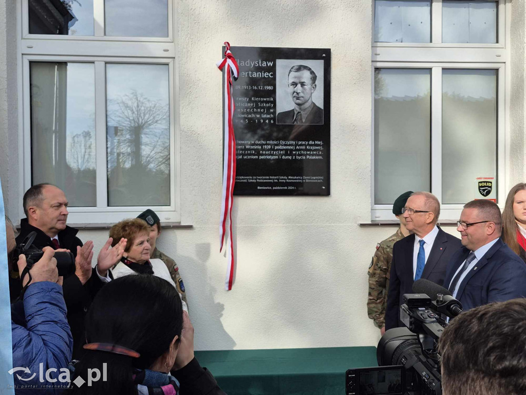 Odsłonięcie tablicy pamięci Władysława Obertańca