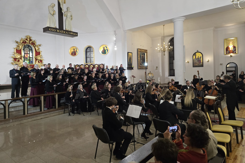 Koncert jubileuszowy Choru Madrygał