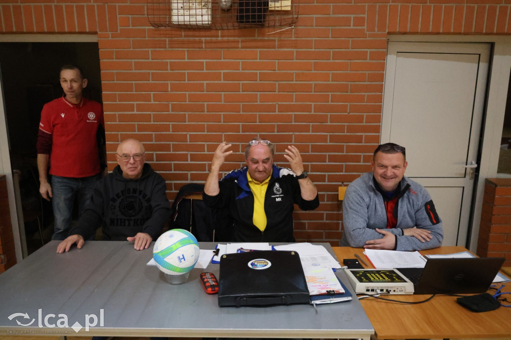 Mikołajkowy Turniej Piłki Nożnej w Legnicy cz1