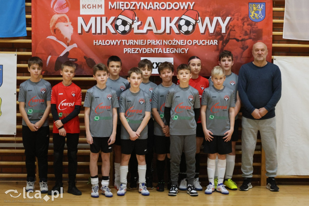 Mikołajkowy Turniej Piłki Nożnej w Legnicy cz1
