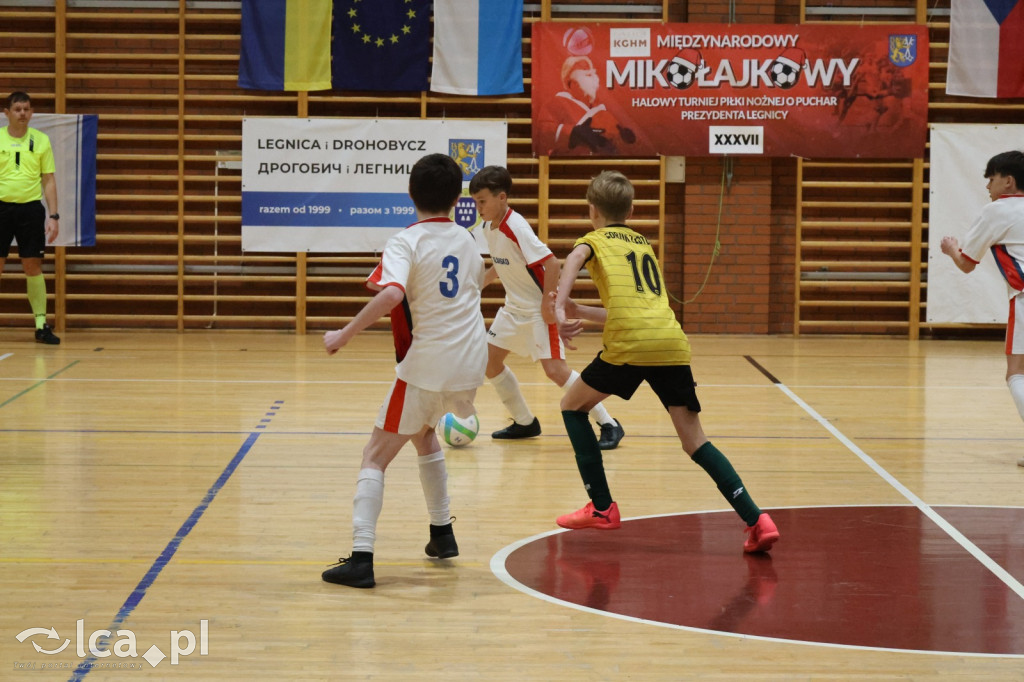 Mikołajkowy Turniej Piłki Nożnej w Legnicy cz1