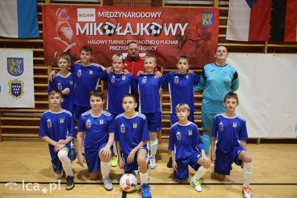 Mikołajkowy Turniej Piłki Nożnej w Legnicy cz1