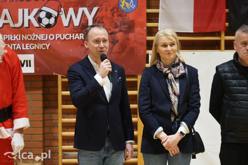 Mikołajkowy Turniej Piłki Nożnej w Legnicy cz1