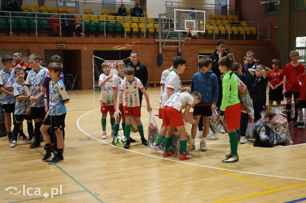 Mikołajkowy Turniej Piłki Nożnej w Legnicy cz1