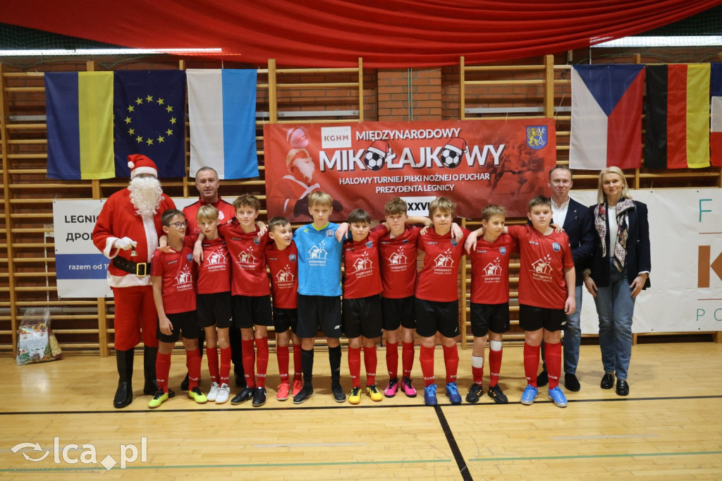 Mikołajkowy Turniej Piłki Nożnej w Legnicy cz1