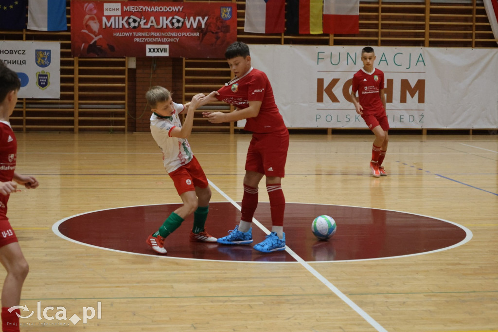 Mikołajkowy Turniej Piłki Nożnej w Legnicy cz1