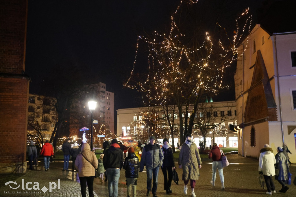Rozświetlona Legnica wita Święta