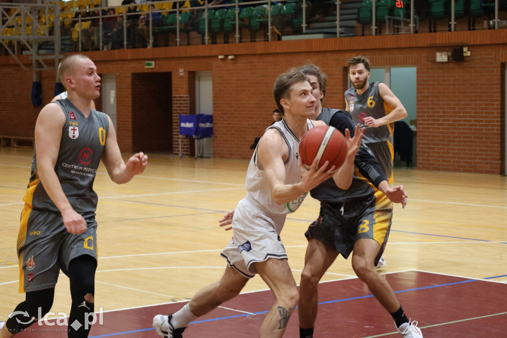 Legnicki Basket rzuca ponad 100 punktów