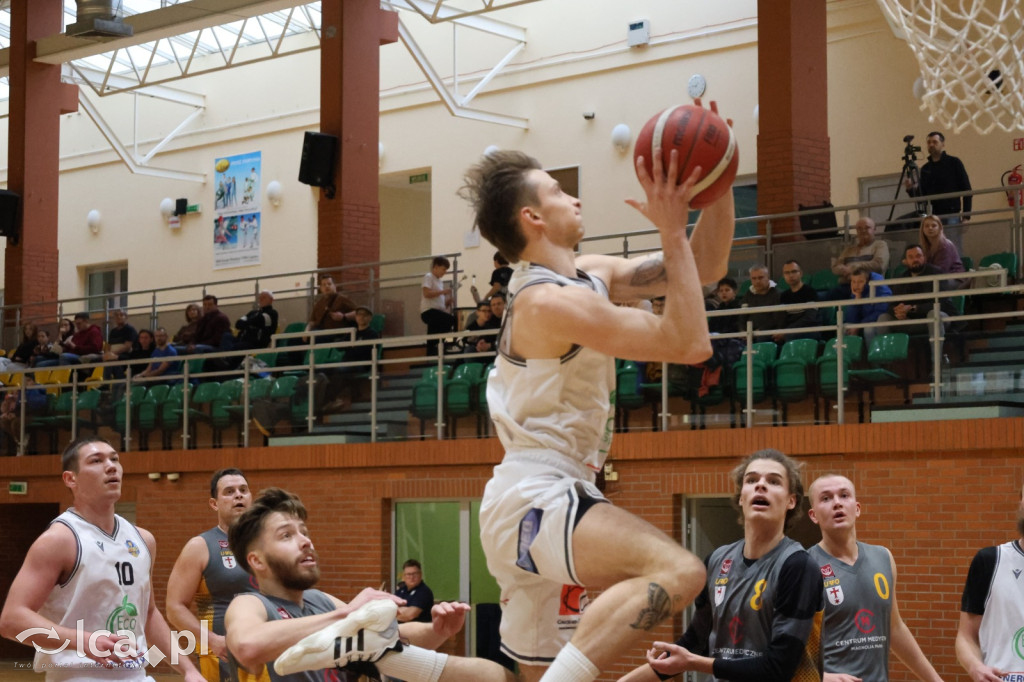 Legnicki Basket rzuca ponad 100 punktów