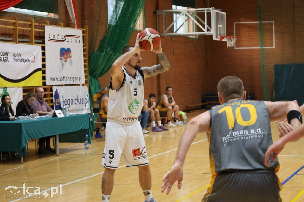 Legnicki Basket rzuca ponad 100 punktów