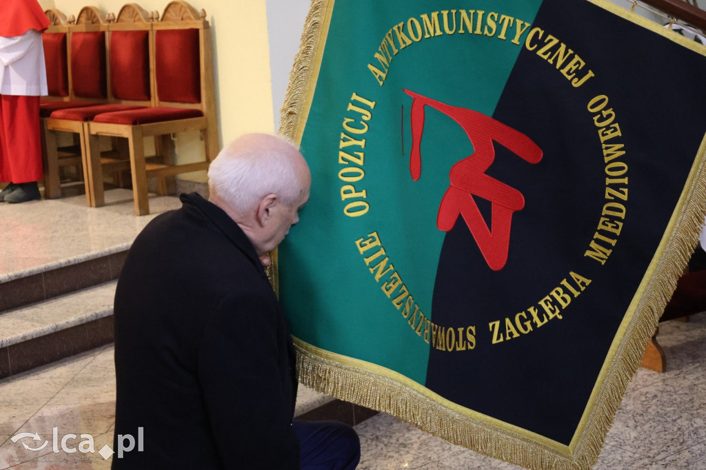 Poświęcenie sztandaru opozycji antykomunistycznej