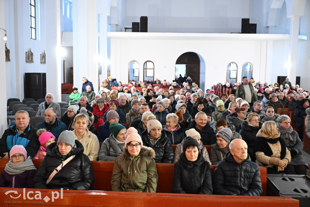 Religijno-świąteczny koncert Bayer Full w Legnicy