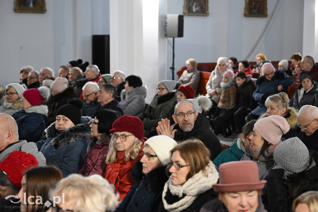 Religijno-świąteczny koncert Bayer Full w Legnicy