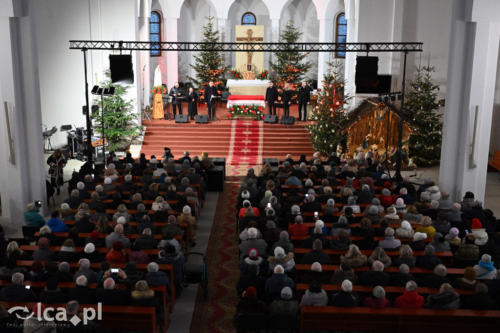 Religijno-świąteczny koncert Bayer Full w Legnicy