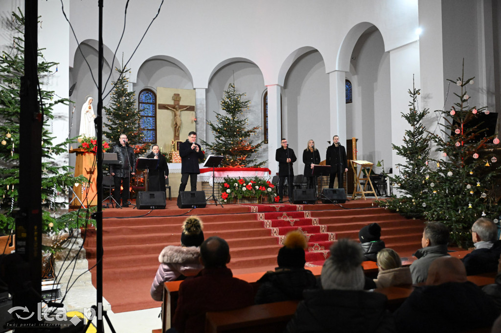 Religijno-świąteczny koncert Bayer Full w Legnicy