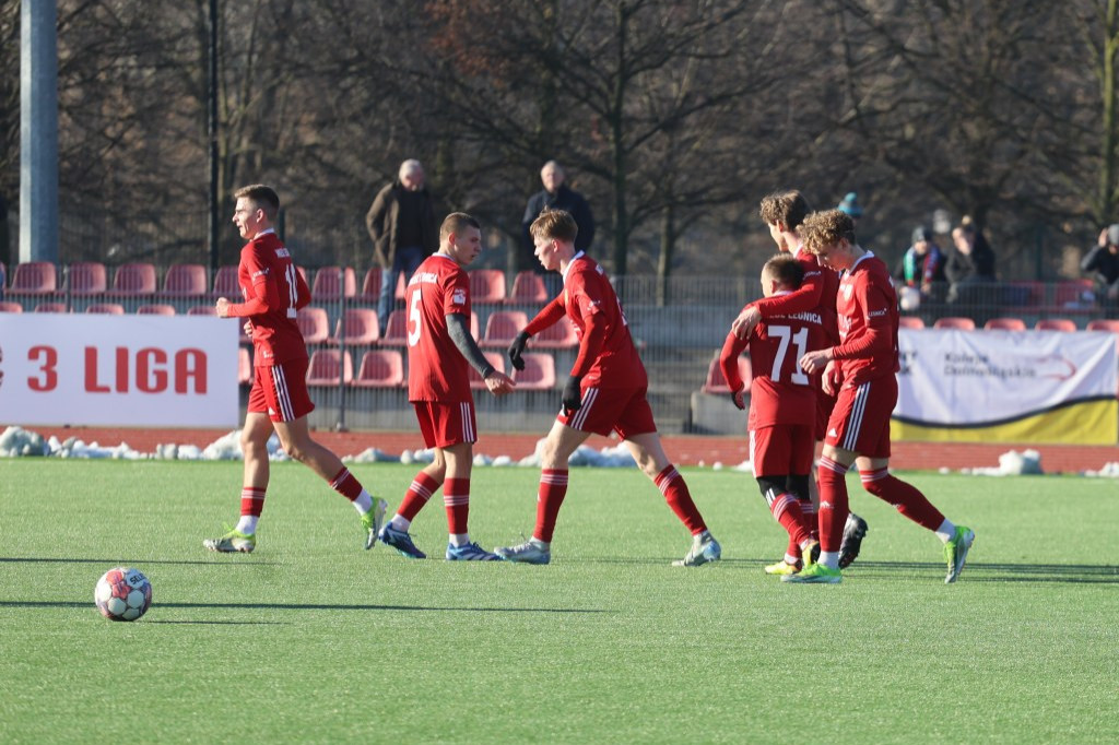 Miedź II Legnica zwycięża Karkonosze 3:1