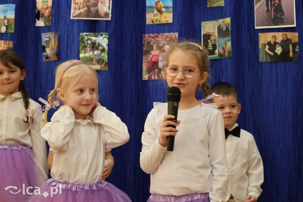 Pszczółki z życzeniami dla babć i dziadków